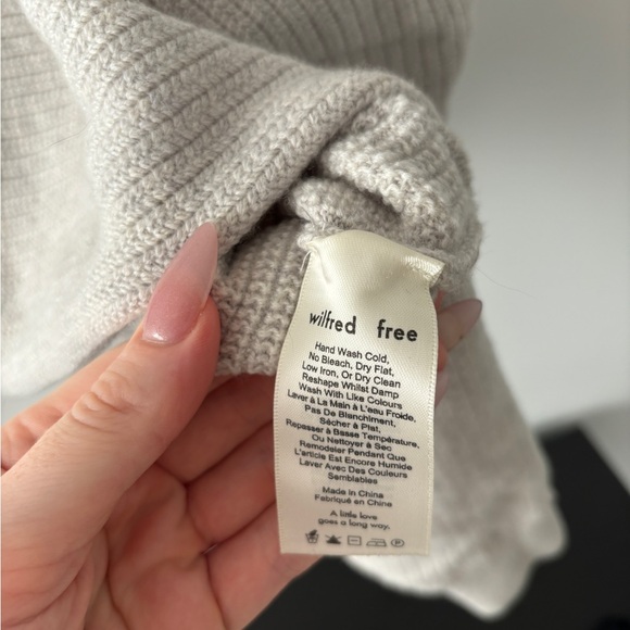 Wilfred Free Lolan Sweater - 100% Merino Wool - Picture 3 of 5